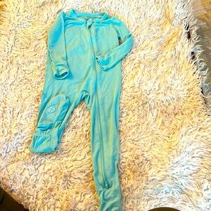 Kyte zipper footie 12-18 months.